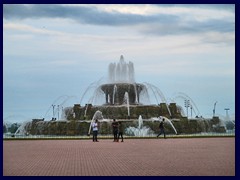 Grant Park  24 - Buckingham Fountain before the storm